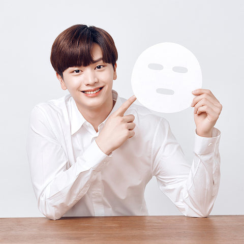 Hyaluron Moisturizing Glow Luminous Ampoule Mask - Focallure™ Arabia